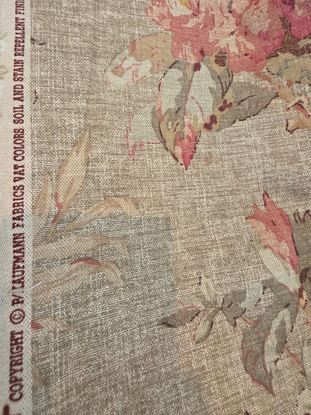 13 continuous yards of Linen upholstery fabric - Picture 4 of 7